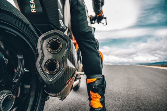 Siêu môtô 2021 KTM 1290 Super Duke RR ra mắt, thân bằng sợi carbon - 8