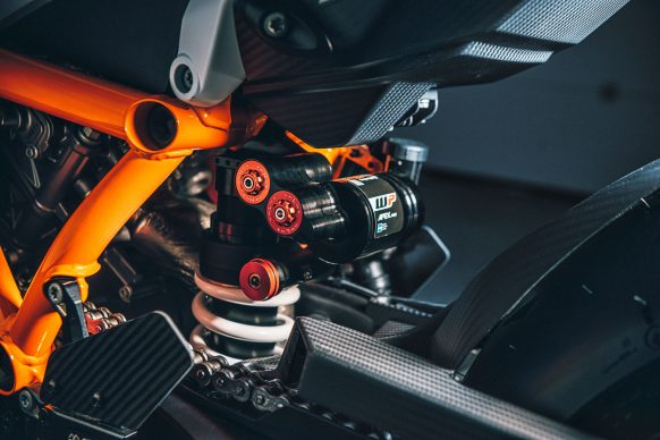 Siêu môtô 2021 KTM 1290 Super Duke RR ra mắt, thân bằng sợi carbon - 11