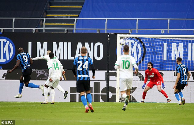 Video Inter Milan - Sassuolo: Công lớn Lukaku, chễm chệ trên đỉnh bảng - 1