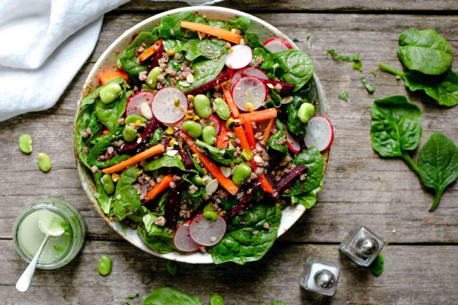 Cải bó xôi, củ dền, củ cải đường... là những loại rau củ giàu nitrat - Ảnh minh họa từ Internet