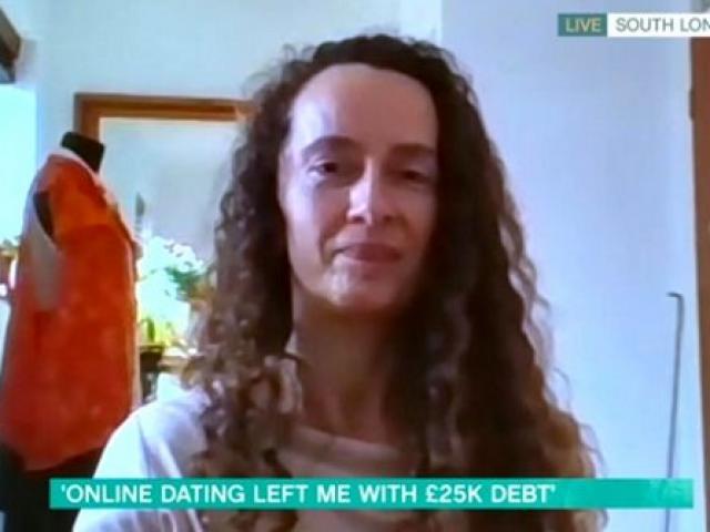 Bạn trẻ - Cuộc sống - Tìm bạn trai trên ứng dụng hẹn hò, người phụ nữ 45 tuổi không ngờ bị lừa mất hơn 800 triệu đồng