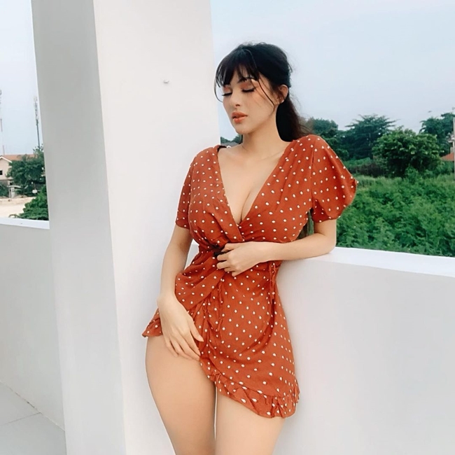 Cùng với đó,&nbsp;Sunshine Guimary còn là người yêu thích vận động. Cô dành thời gian bơi lội, tham gia các hoạt động thể thao ngoài trời.
