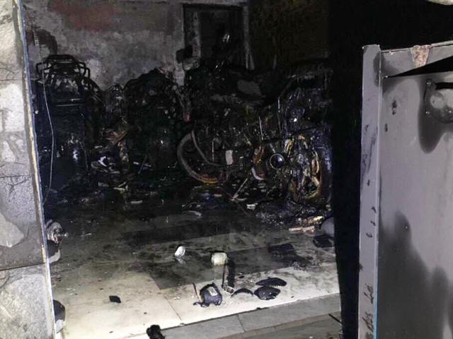 Tin tức trong ngày - 5 người mắc kẹt trong căn nhà 3 tầng bốc cháy ở Sài Gòn