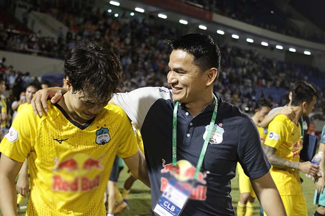 HAGL số 1 V-League: Văn Toàn - Công Phượng làm 2 vạn khán giả Đà Nẵng "câm lặng" - 3