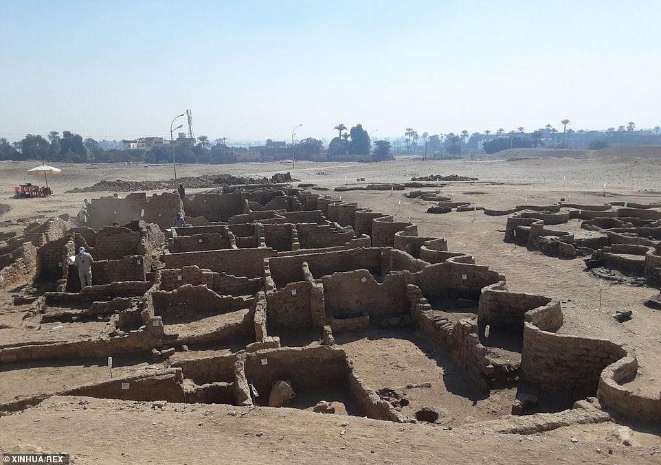 Các nhà khảo cổ Ai Cập ngày 8.4 công bố phát hiện về "thành phố vàng".
