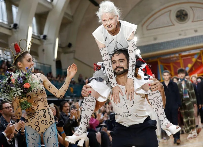 Vivienne Westwood: Huyền thoại thời trang Punk của thế giới - 4
