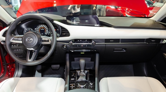 Giá xe Mazda 3 cập nhật mới 2021: Trang bị xứng tầm phân khúc - 7