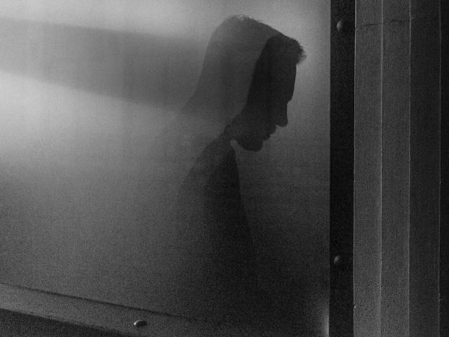 Lái xe sang đi "cua" gái trẻ rồi ân ái ngay tại trận: Thời niên thiếu của kẻ biến thái