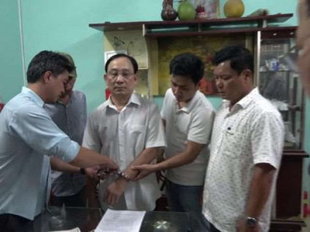 Pháp luật - CLIP: Hành trình bắt khẩn cấp giám đốc bệnh viện và các đối tượng liên quan vụ giết người