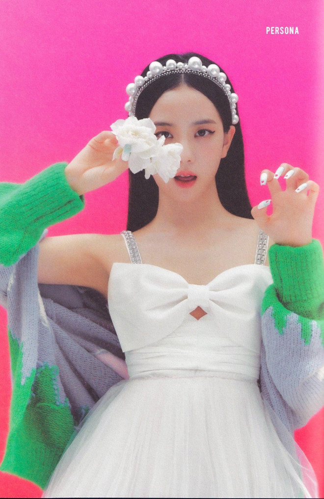 Jisoo chứng tỏ gu phối đồ đẳng cấp khi đụng hàng váy trắng tiểu thư với Taeyeon, Hyojung - 1