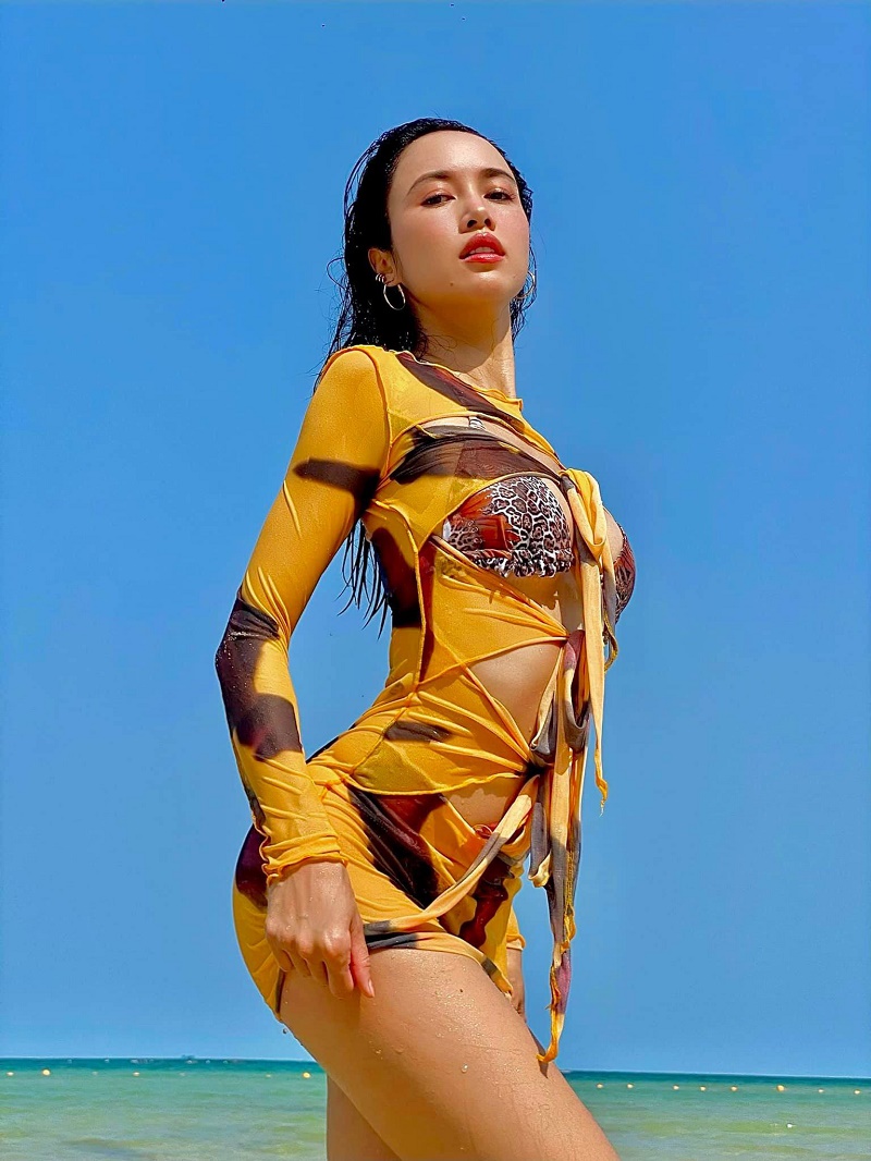 Từng lọt Top 5 Hoa hậu Việt Nam 2012, Vũ Ngọc Anh là mỹ nhân sở hữu body nóng bỏng cùng gu thời trang gợi cảm.
