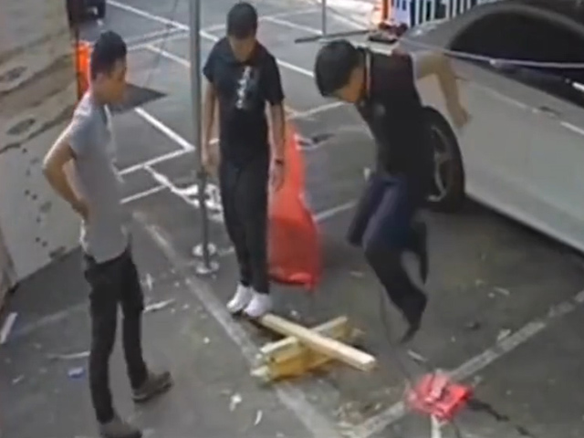 Video Clip Cười - Có những pha tầu hài cực mạnh đến "thượng đế cũng phải cười"