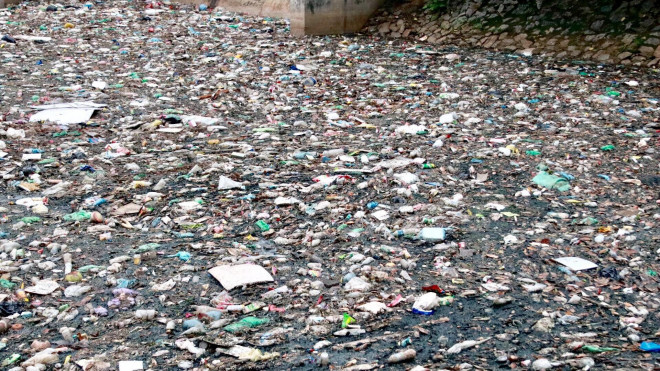 Thực tế, tình trạng ô nhiễm môi trường tại sông Kim Ngưu đã diễn ra từ hàng chục năm nay.