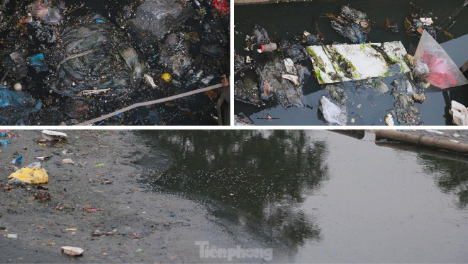 Tình trạng người dân xung quan thẳng tay vứt rác xuống sông dù đã có các biển cấm khiến nước sông đen kịt, đặc quánh, rác thải nổi trên bề mặt sông, bốc mùi hôi thối nồng nặc.