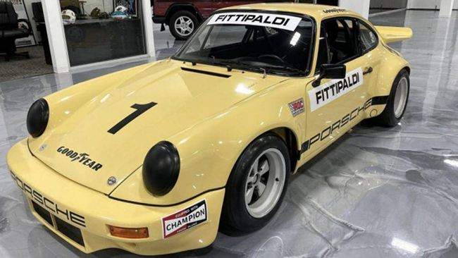 Chiếc Porsche 911 RSR đang được rao bán là 1 trong 15 mẫu xe từng tham gia cuộc đua International Race of Champions 1974
