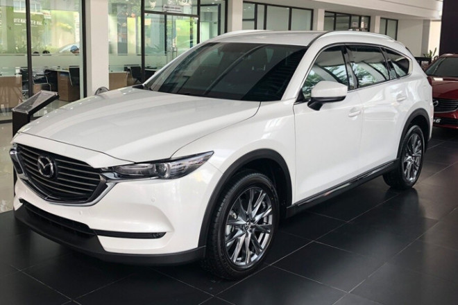 Mazda CX-8 ưu đãi đến 120 triệu đồng để kích cầu doanh số, quyết đấu Kia Sorento