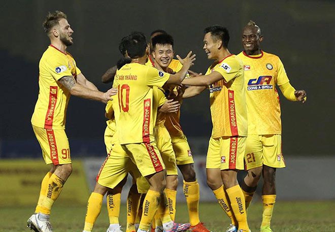 Nghẹt thở HAGL - Nam Định 7 bàn và những trận cầu “điên rồ” ở V-League 2021 - 3