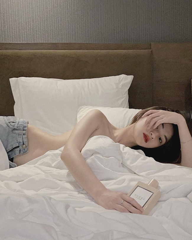 Cô gái 20 tuổi khoe nét đẹp nữ tính, gợi cảm trong shoot hình táo bạo và nhận được nhiều lời khen cho body đẹp.
