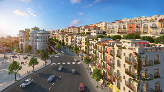 Nhịp sống sầm uất của những dãy shophouse The Center kinh doanh đủ loại dịch vụ đón dòng khách đổ về Nam đảo.