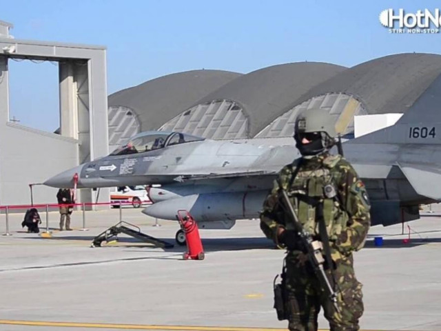 Thế giới - NATO bắt đầu đưa máy bay chiến đấu tới sát biên giới Ukraine