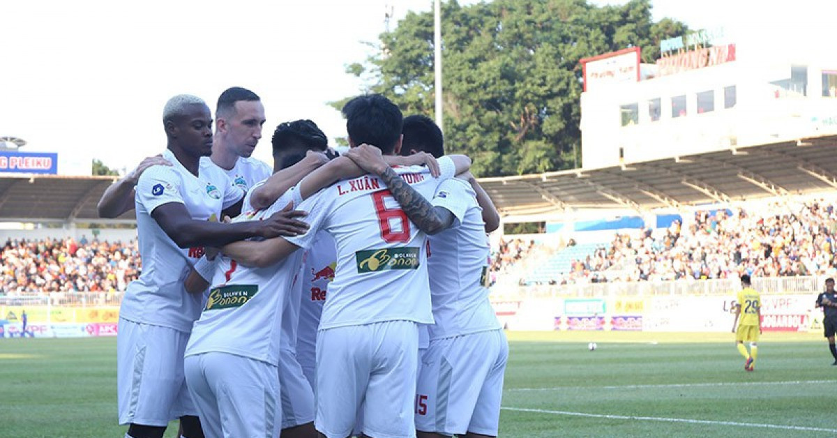 Bóng đá - Kiatisak có chiêu giúp HA Gia Lai ăn 11 m nhiều nhất