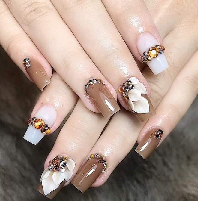 Bí quyết để có những mẫu nails đẹp &#34;nức lòng&#34; tại Hellen Bình Beauty Spa & Nails - 1