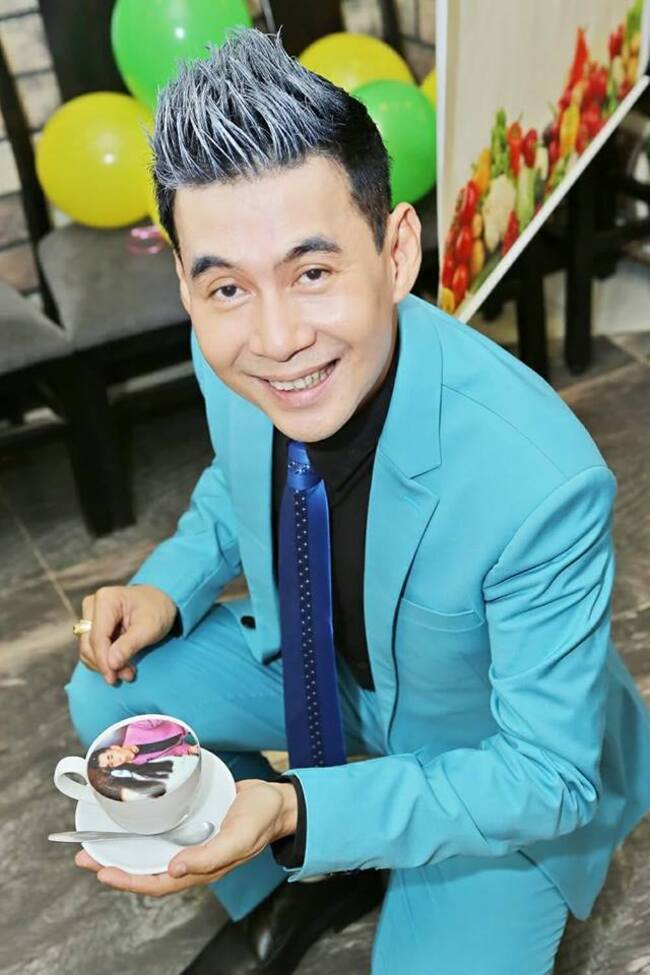 Khác với Lam Trường hay Đan Trường, ca sĩ Đoan Trường đi hát đến năm 2010 thì anh nghỉ hát. Trả lời trong một bài phỏng vấn, anh cho biết sở dĩ anh tạm ngưng ca hát bởi 'thấy mình không phù hợp với sự thay đổi quá nhanh của thị trường'.

