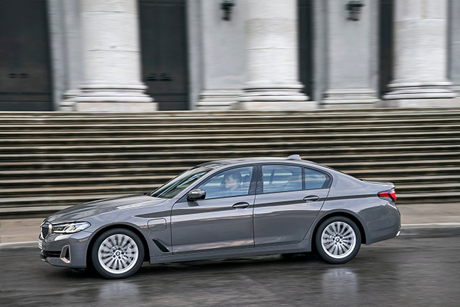 Mẫu xe sedan BMW 5 Series mới sắp được ra mắt tại Việt Nam có thay đổi gì hấp dẫn - 2
