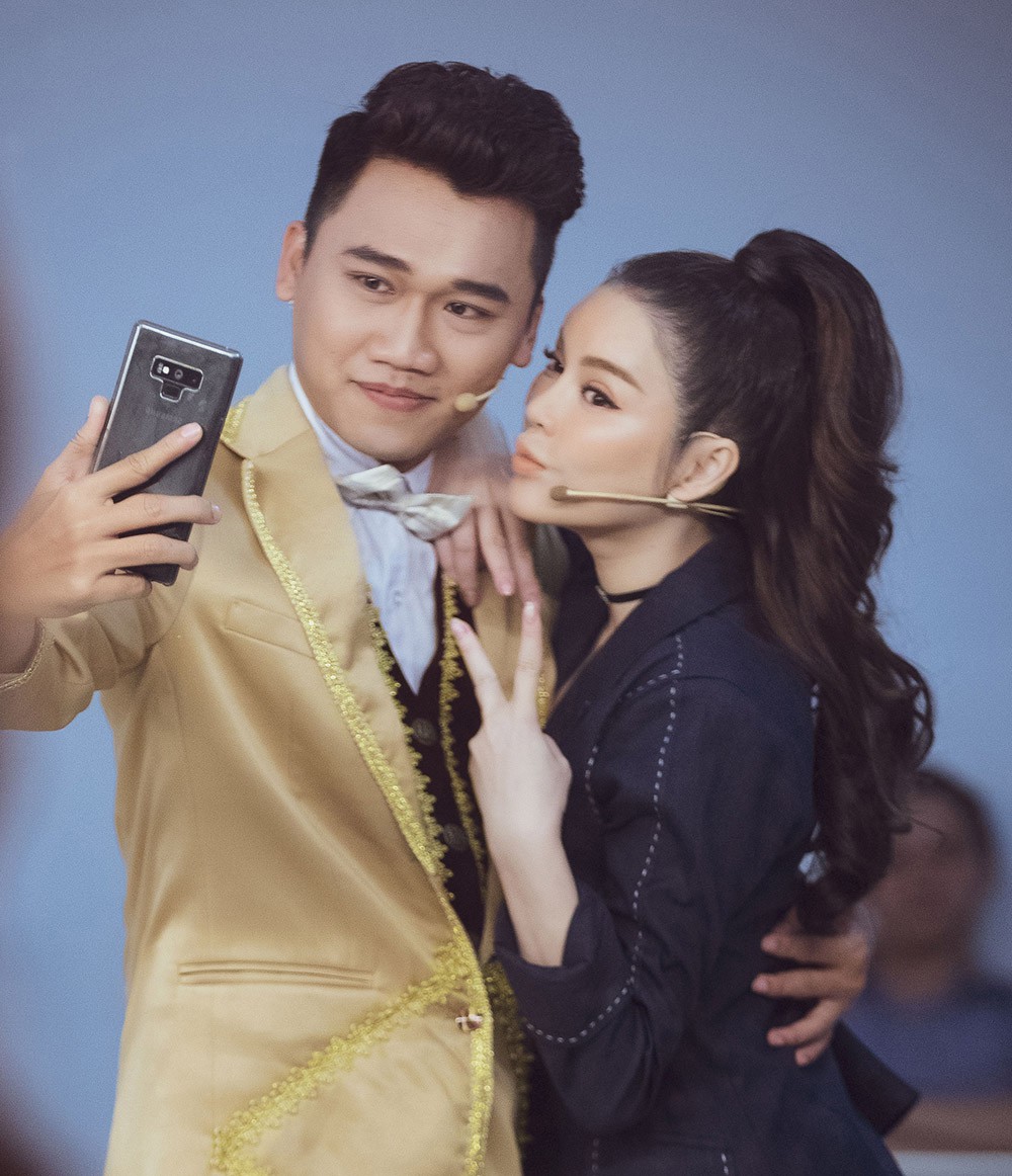 Dân mạng tích cực ghép đôi Lý Nhã Kỳ và Xuân Nghị