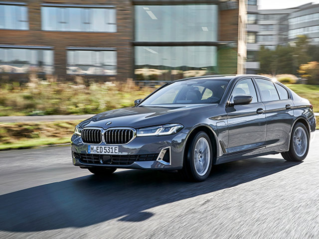Ô tô - Mẫu xe sedan BMW 5 Series mới sắp được ra mắt tại Việt Nam có thay đổi gì hấp dẫn
