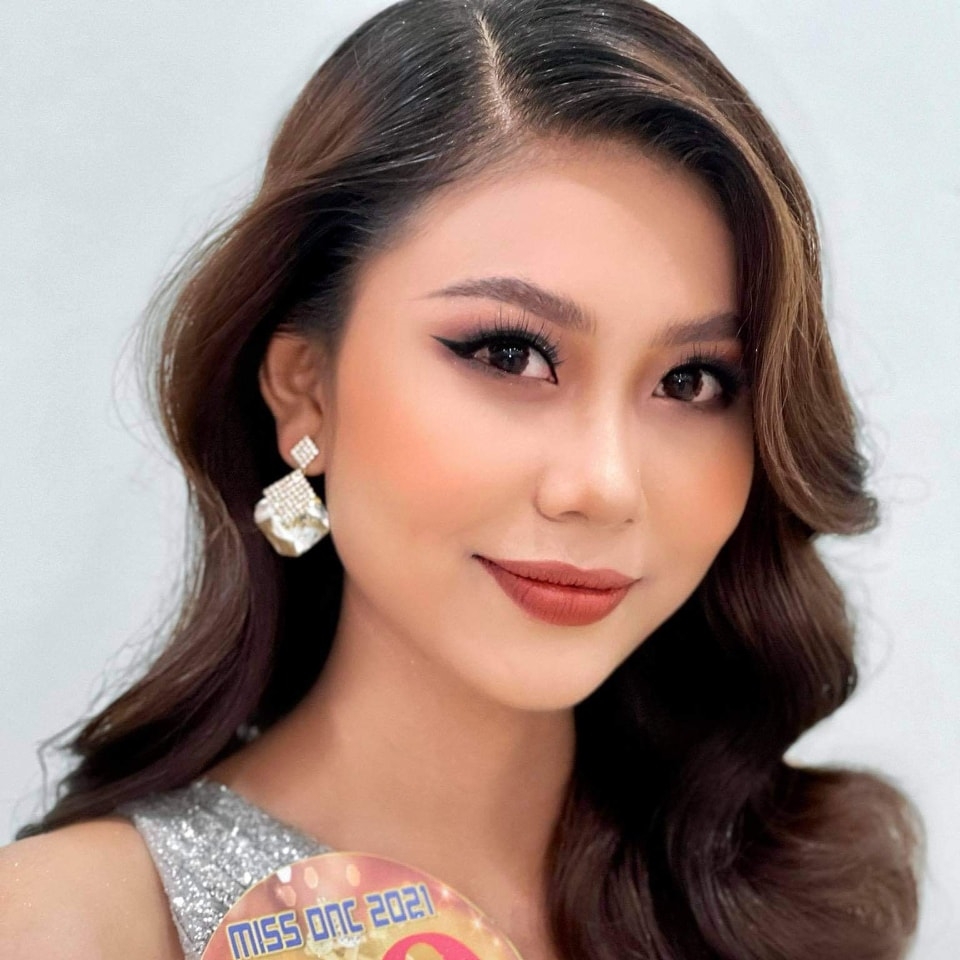 Thạch Thu Thảo là thí sinh nhận nhiều bàn&nbsp;tán từ dư luận khi có gương mặt hao hao siêu mẫu Thanh Hằng. Dù đạt giải hoa khôi cấp trường nhưng với nhan sắc không có nét khác biệt, Thu Thảo khó lòng đi sâu vào cuộc thi.