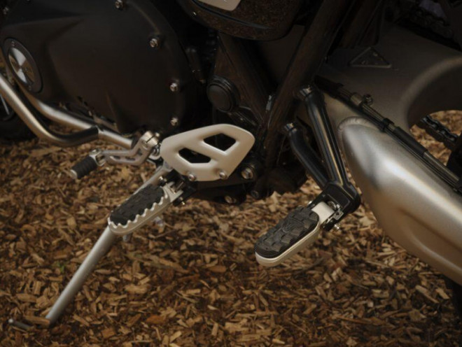 Mô tô cổ điển Triumph Scrambler 1200 Steve McQueen Edition 2021 ra mắt - 12