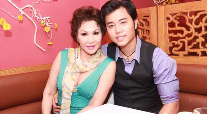Vũ Hoàng Việt gắn bó với Yvonne Thúy Hoàng suốt 5 năm.