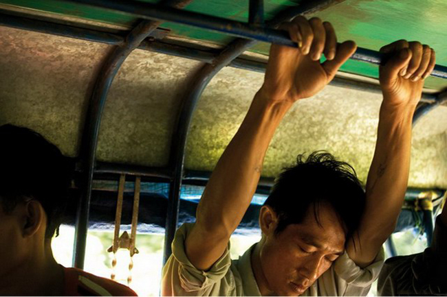 Ngủ thế này nhiều&nbsp;cũng quen rồi.
