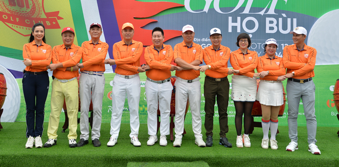Hoa hậu Jennifer Phạm cùng dàn chân dài mê chơi golf "không hẹn mà gặp" - 1