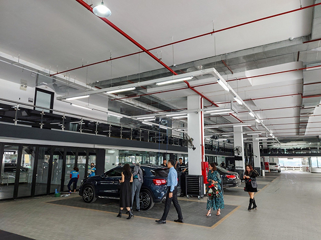 Mercedes-Benz đưa vào hoạt động showroom to nhất khu vực miền Bắc - 4