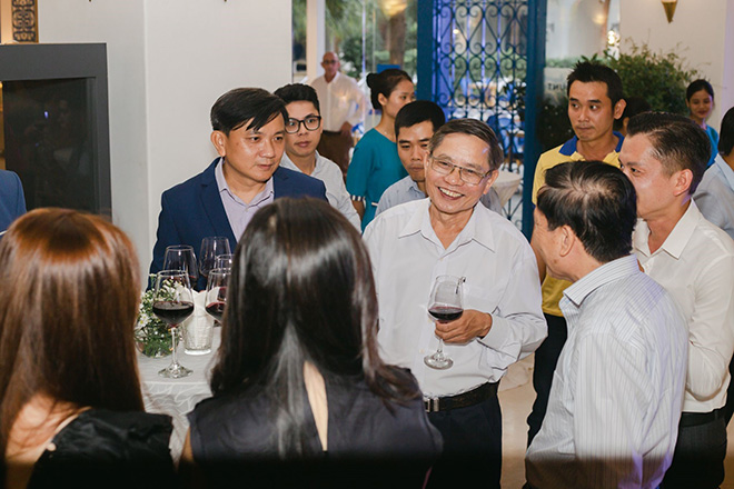 Các khách mời đang giao lưu kết nối