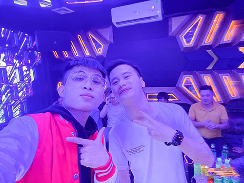 Việc ít người xem đôi khi cũng khiến anh Hữu Anh nản chí nhưng rồi nỗ lực vượt qua tất cả, giờ thì mọi thứ đã tốt hơn rất nhiều. Dần dần số lượng người đăng ký kênh của anh ngày một được người biết đến.