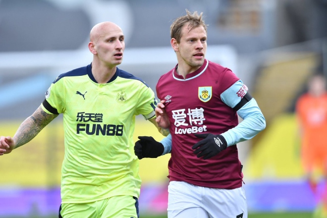Burnley đã bất bại 4 trận gần nhất hành quân tới Old Trafford tại Ngoại hạng Anh