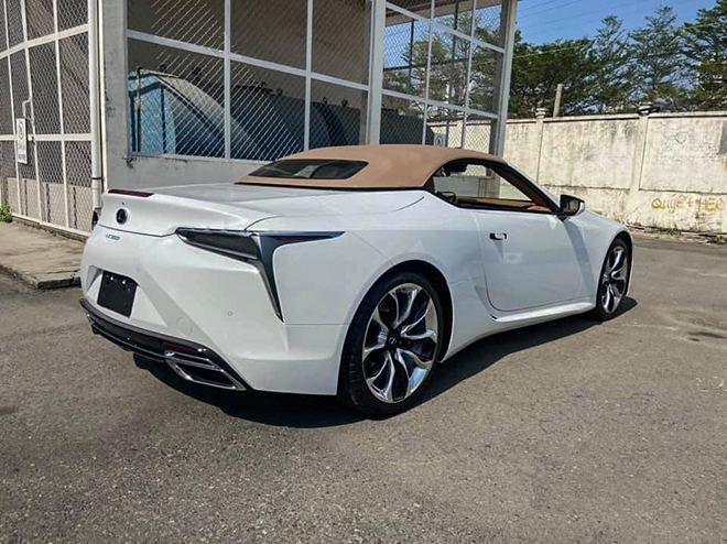 Lexus LC 500 mui trần có mặt tại VIệt Nam, giá bán hơn 10 tỷ đồng - 3