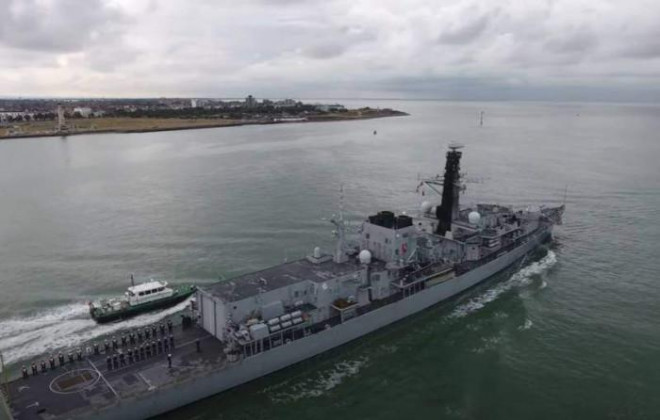 Một tàu hộ vệ của Hải quân Anh.