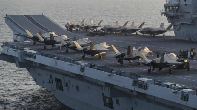 Trên tàu sân bay HMS Queen Elizabeth - ảnh tư liệu.