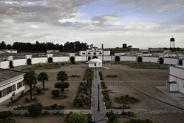 Nhà tù an ninh nghiêm ngặt Sierra Chica ở Argentina. Ảnh: Daily Mail