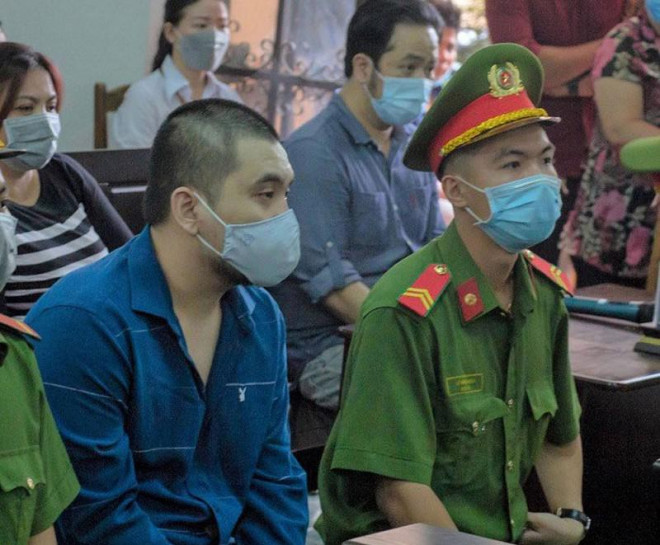 Bị cáo Nguyễn Trần Hoàng Phong tại phiên tòa phúc thẩm. Ảnh: CH