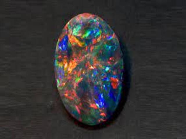 Thị trường - Tiêu dùng - Loại đá đen huyền ảo, giá một viên nhỏ cũng đủ mua cả một ngôi nhà