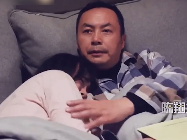 Video Clip Cười - Ông chồng khiếp sợ với giấc mơ "khủng khiếp"của cô vợ