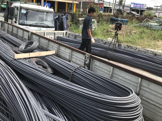 Giá thép tăng mạnh thời gian qua do nhu cầu tiêu thụ thép tăng mạnh. Ảnh: QH