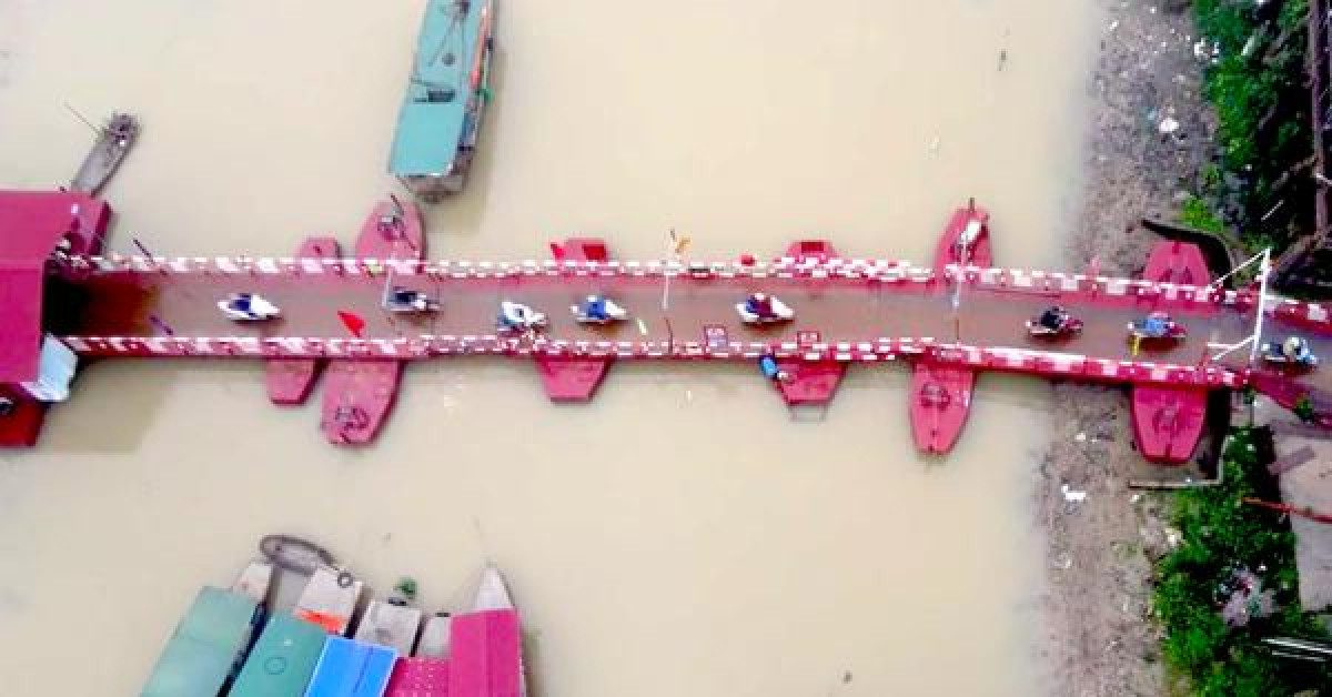 Tin tức trong ngày - Cận cảnh cầu phao 4 năm được "hóa phép" thành 37 năm tuổi ở Hà Nội