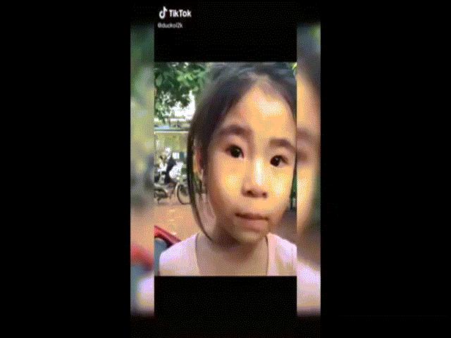 Bạn trẻ - Cuộc sống - Loạt clip anh trai "troll" em gái khiến dân mạng cười nghiêng ngả