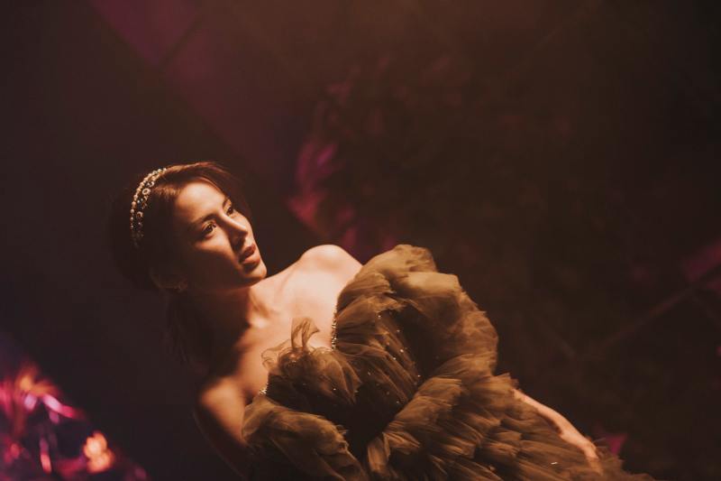 Hình ảnh quyến rũ của Evy trong MV "Ảo giác".